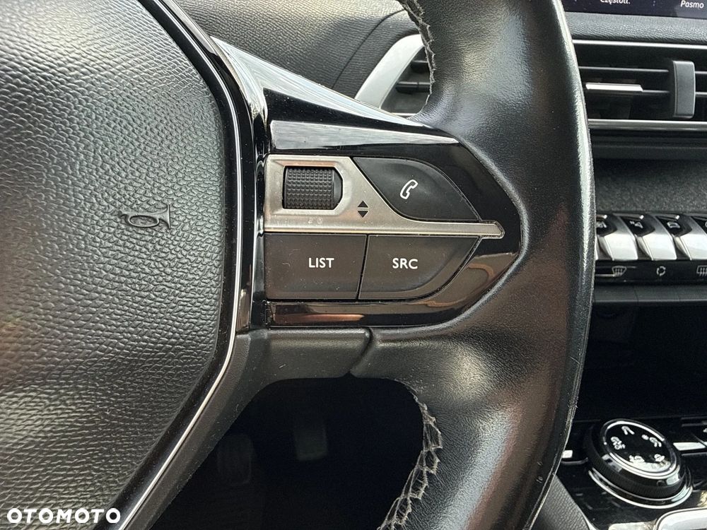 Peugeot 3008 1.5 BlueHDi Allure S&S - 31