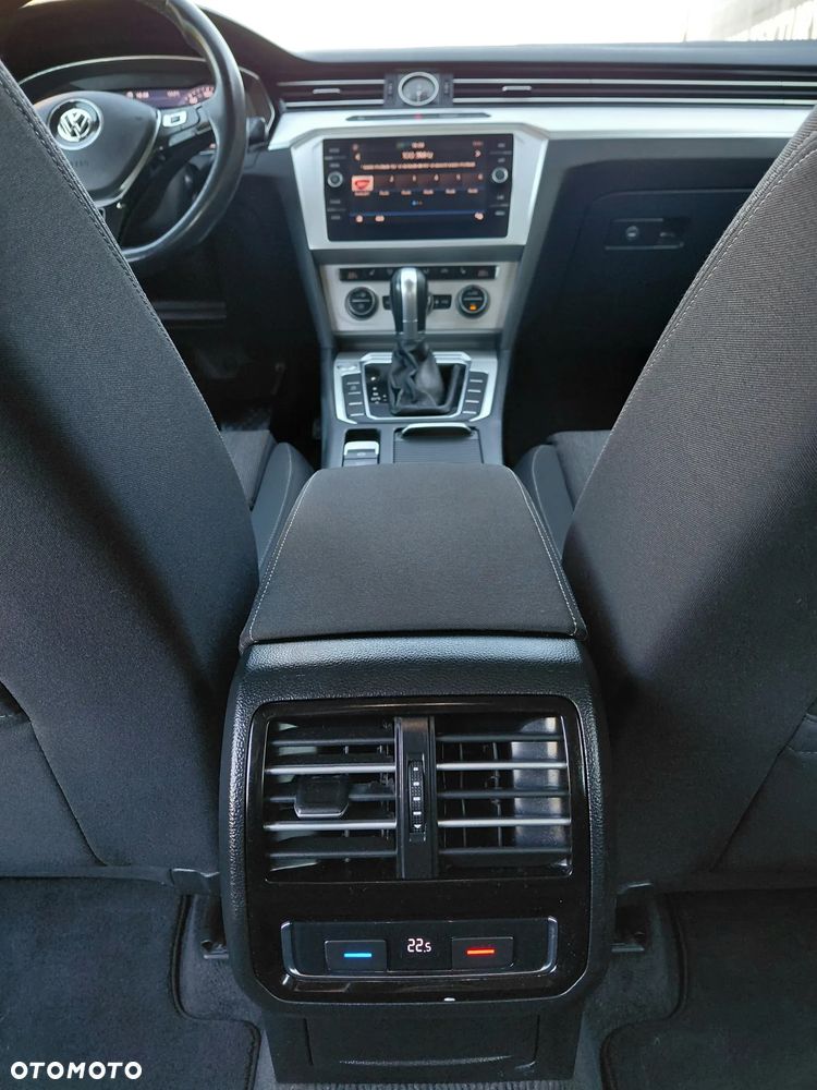 Volkswagen Passat 2.0 TDI SCR Comfortline DSG - 10