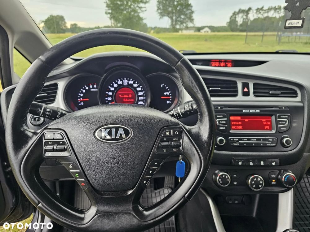 Kia Ceed - 13