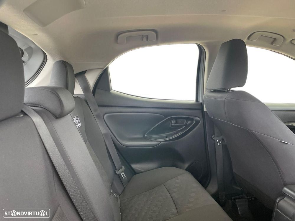 Toyota Yaris — fotografia 7