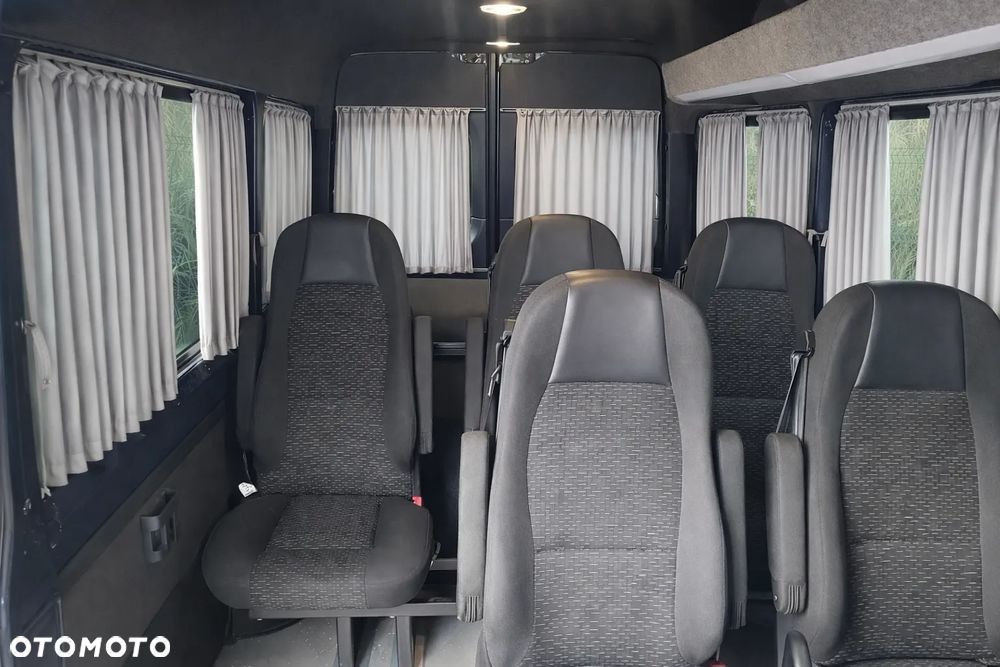 Mercedes-Benz Sprinter 907.233 - 4