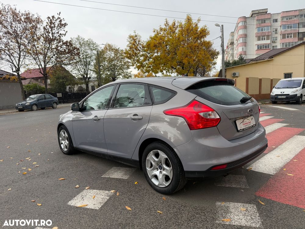 Ford Focus 1.6 TDCI DPF Ambiente - 6