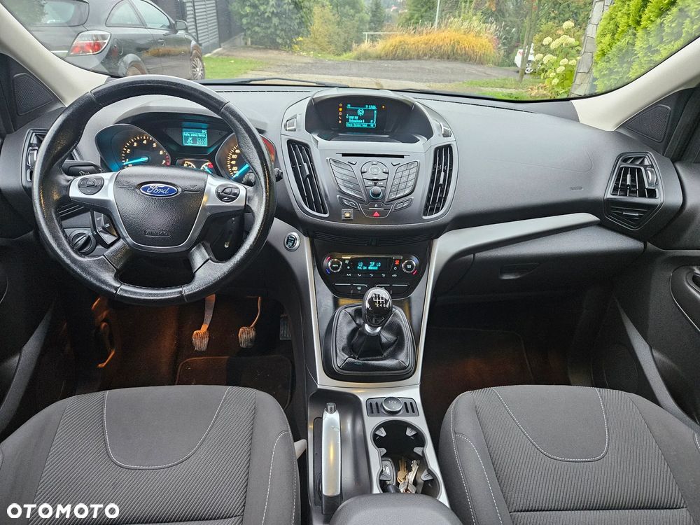 Ford Kuga - 24