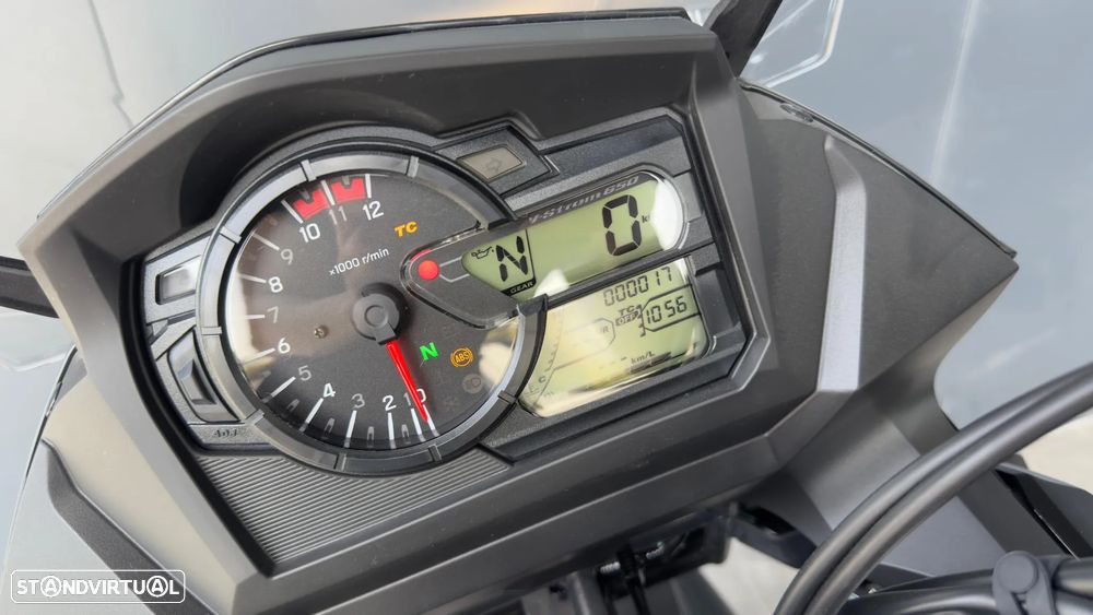 Suzuki DL V-STROM 650 - 9