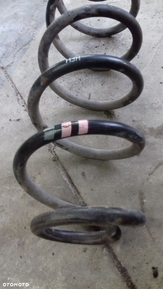 sprężyna zawieszenia tył tylna A4 B8 sedan quattro - 3