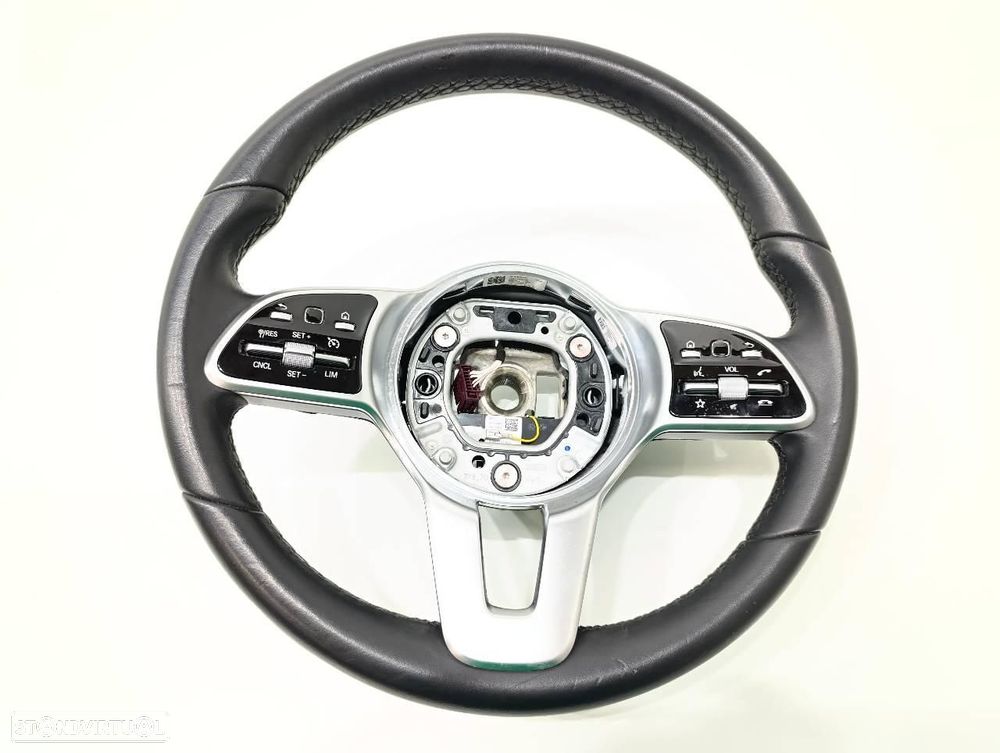 VOLANTE MERCEDES-BENZ CLASE GLA BM 247 - 1