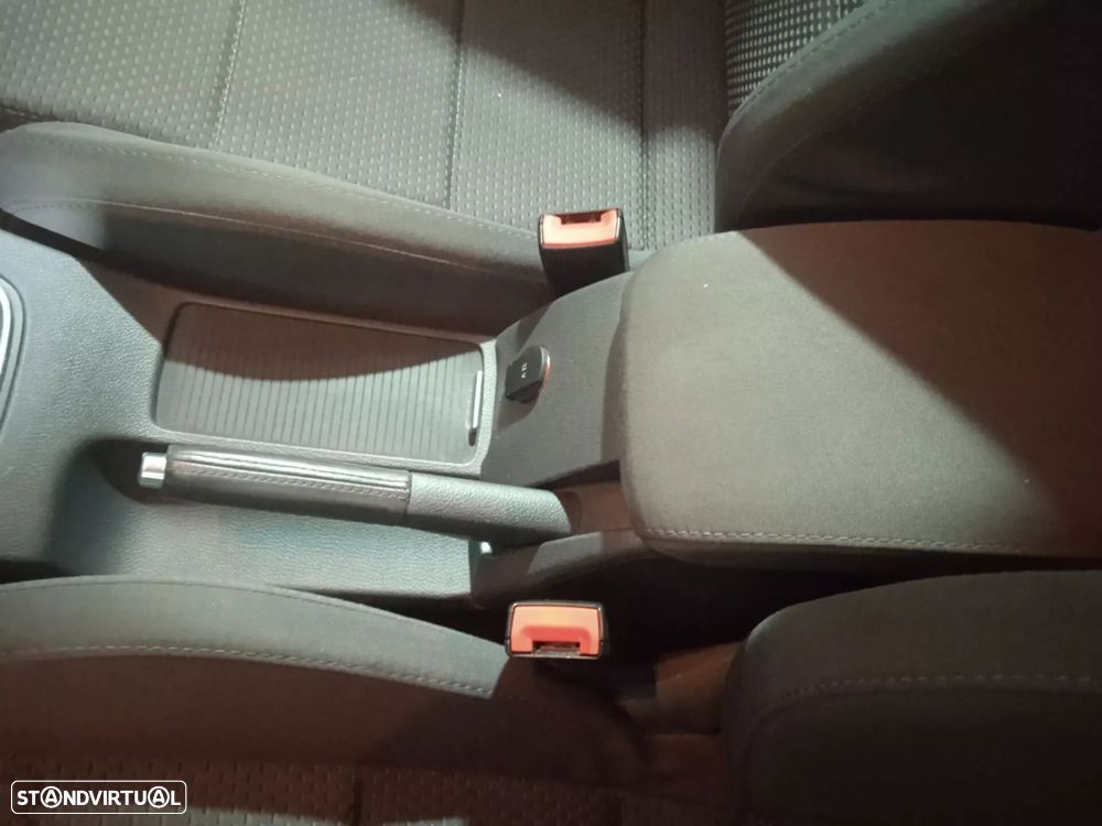 VW Golf Variant - 25