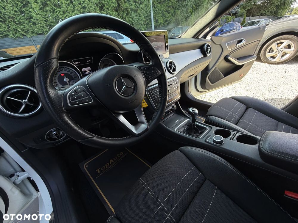 Mercedes-Benz CLA 200 - 19