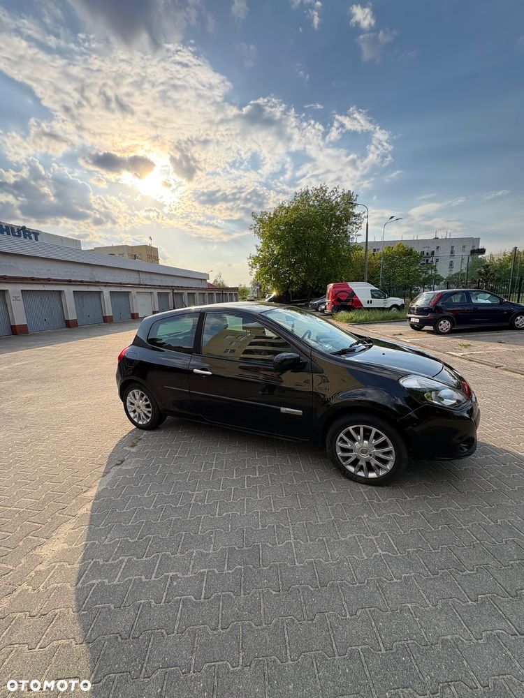 Renault Clio 1.5 dCi ESP Initiale - 11