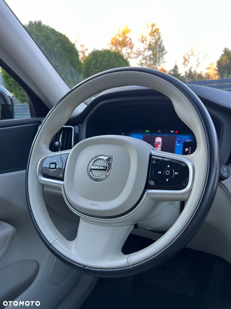 Volvo XC 60 B5 B AWD Inscription - 24