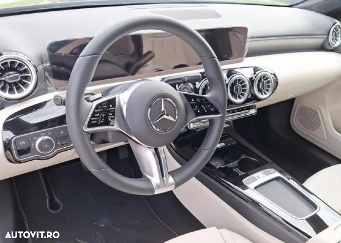 Mercedes-Benz A 200 MHEV 7G-DCT Sedan - 7