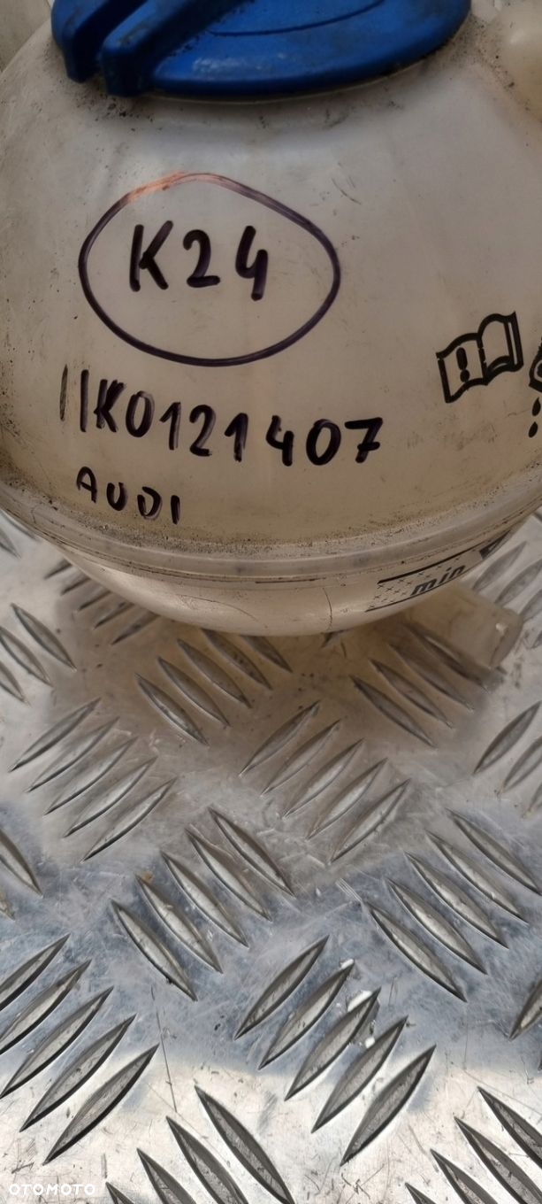 AUDI ZBIORNICZEK WYRÓWNAWCZY IK0121407 - 7