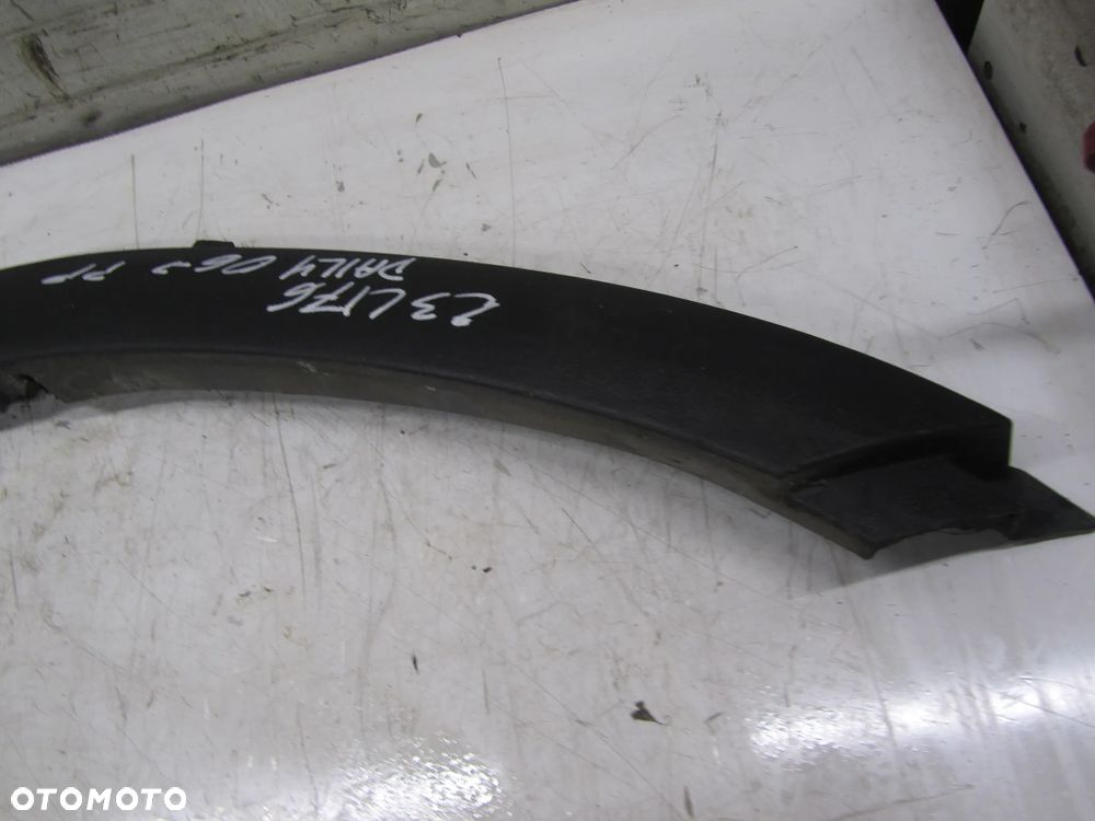 iveco daily 06->2.3 hpi listwa na błotnik prawy przód - 2