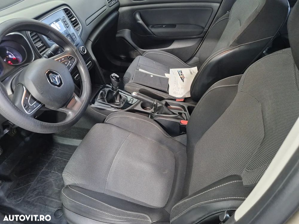 Renault Megane TCe Business - 7