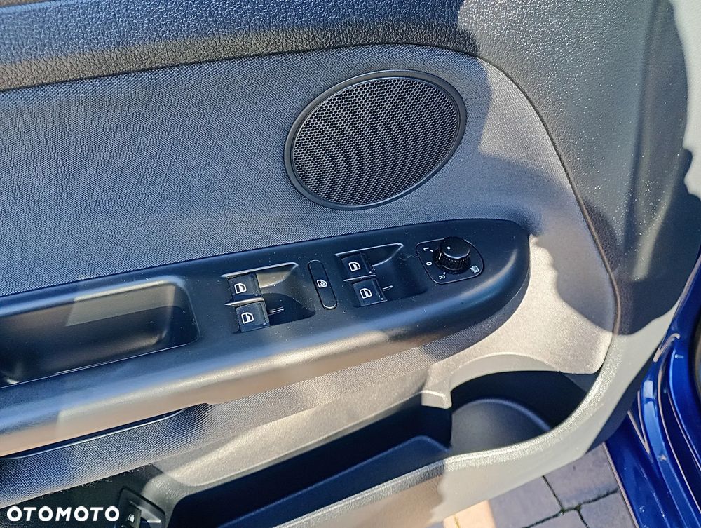 Volkswagen Golf Plus 2.0 TDI Comfortline - 27