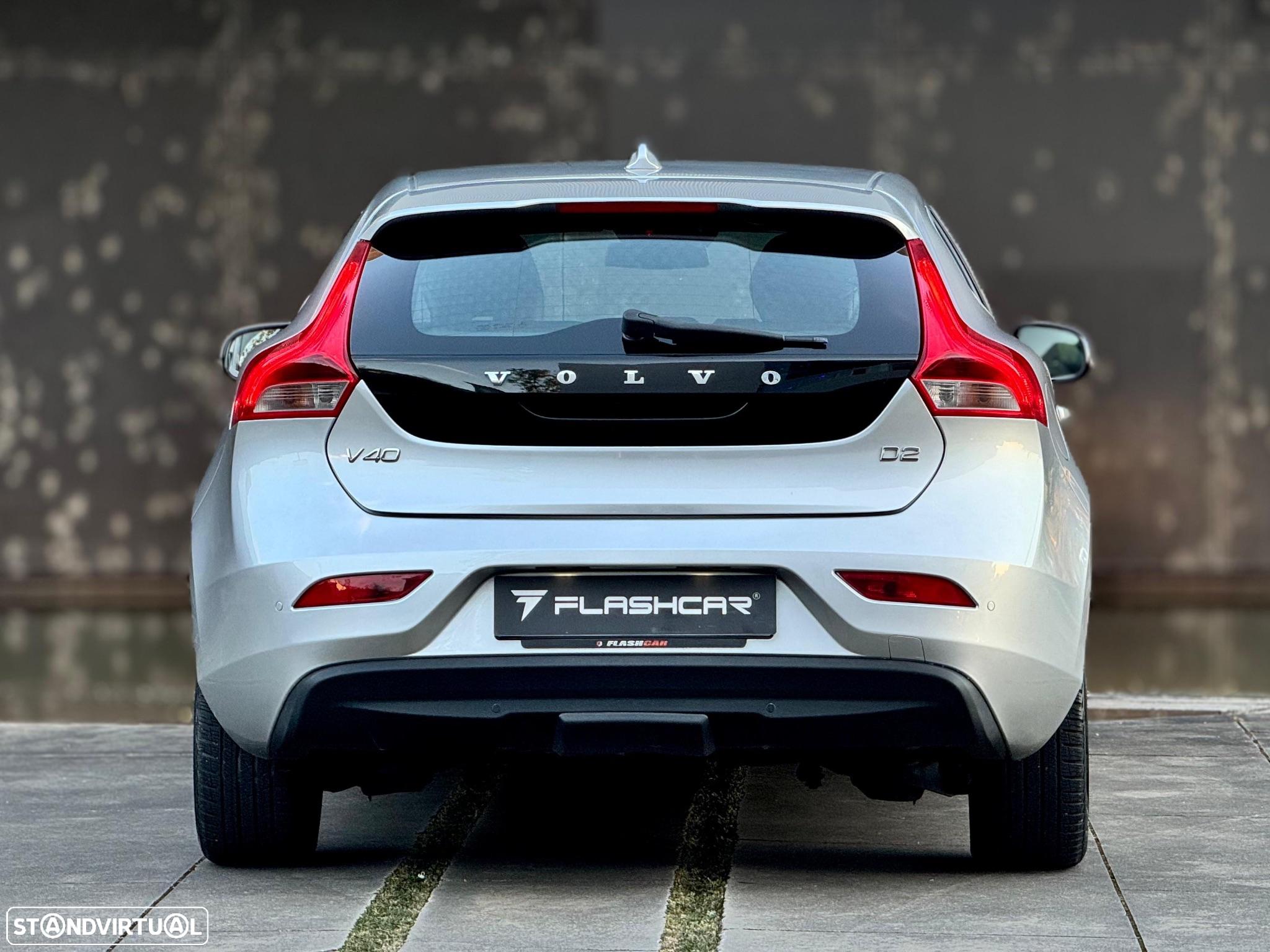 Volvo V40 1.6 D2 R-Design Momentum - 13