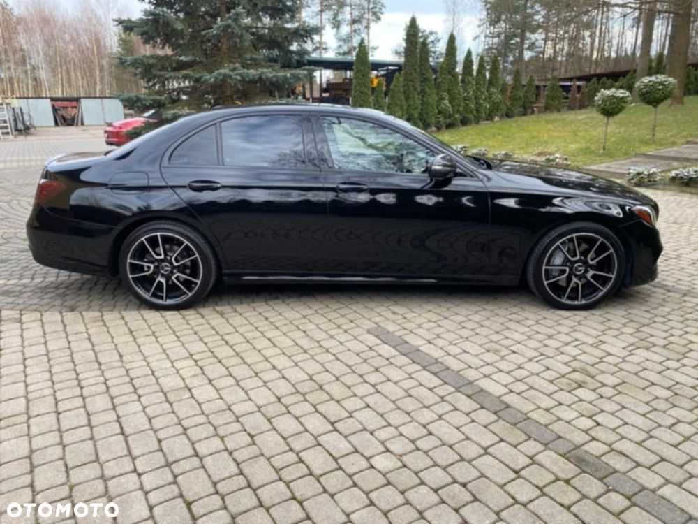 Mercedes-Benz Klasa E 300 9G-TRONIC AMG Line - 17