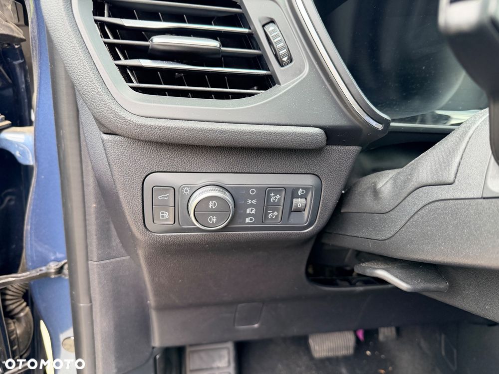 Ford Kuga - 11