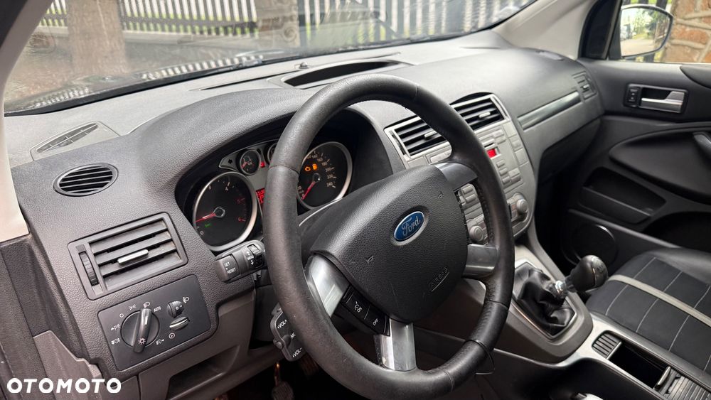 Ford Kuga 2.0 TDCi Titanium - 9