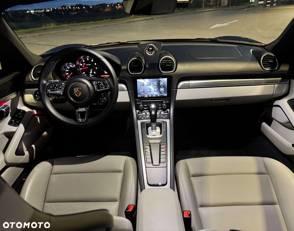 Porsche 718 Cayman GPF PDK - 9