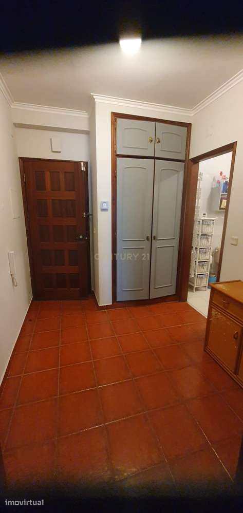 Apartamento T2 Mobilado com Garagem - Grande imagem: 3/14