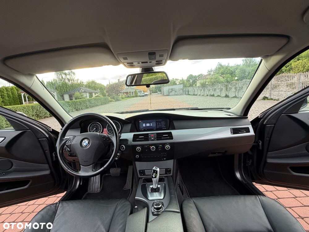 BMW Seria 5 530d - 24