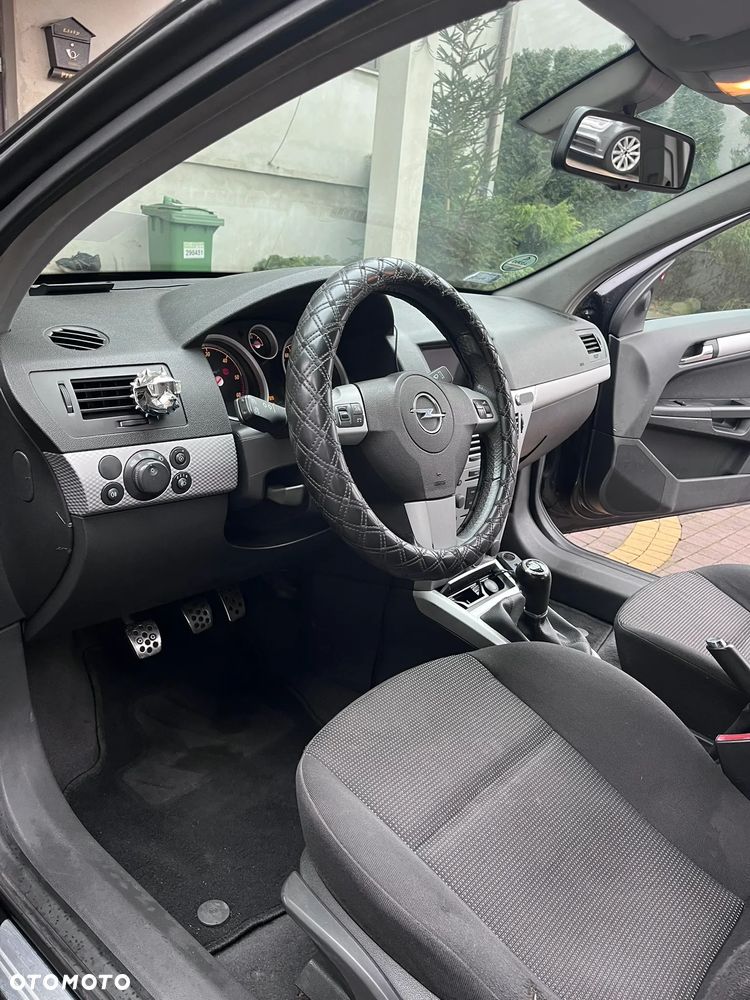 Opel Astra 1.9 CDTI - 14