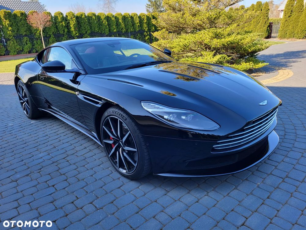 Aston Martin DB11 Launch Edition - 2
