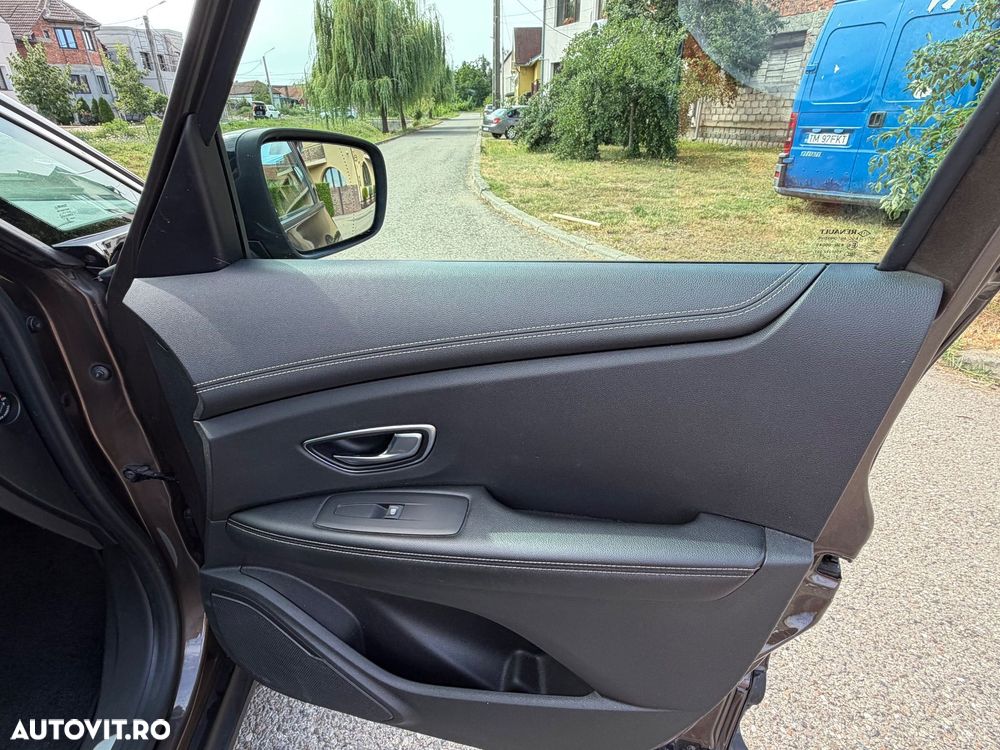Renault Grand Scenic - 13