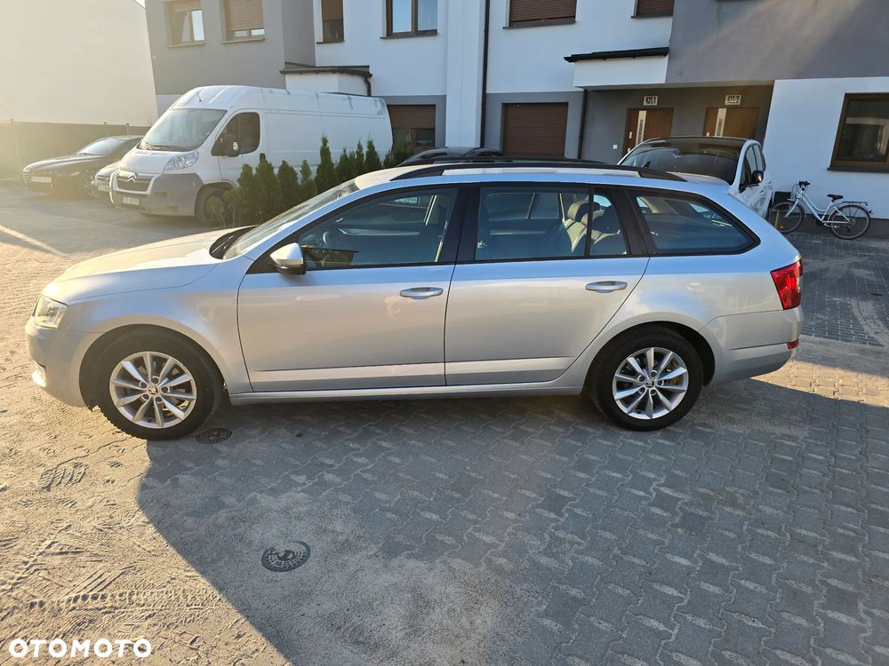 Skoda Octavia 1.6 TDI Ambition DSG - 20