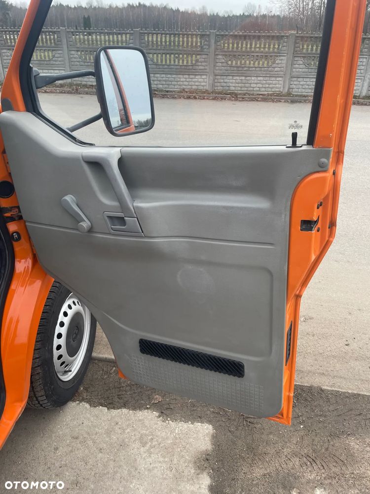 Volkswagen Transporter - 15