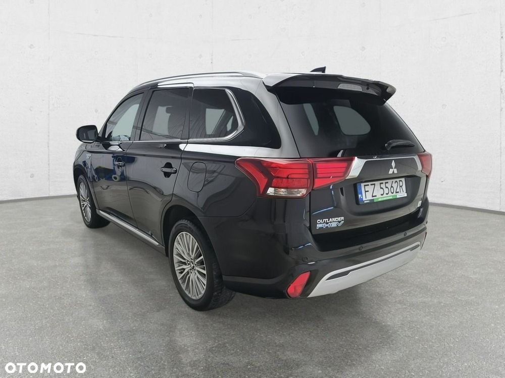 Mitsubishi Outlander - 6