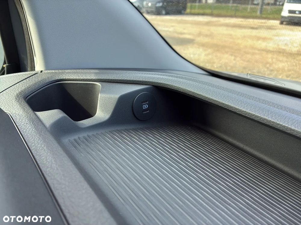 Volkswagen Transporter T7 Furgon Plus/6 osob./AUTOMAT  2,0 l TDI 170 KM r. o. 3500 mm - 38
