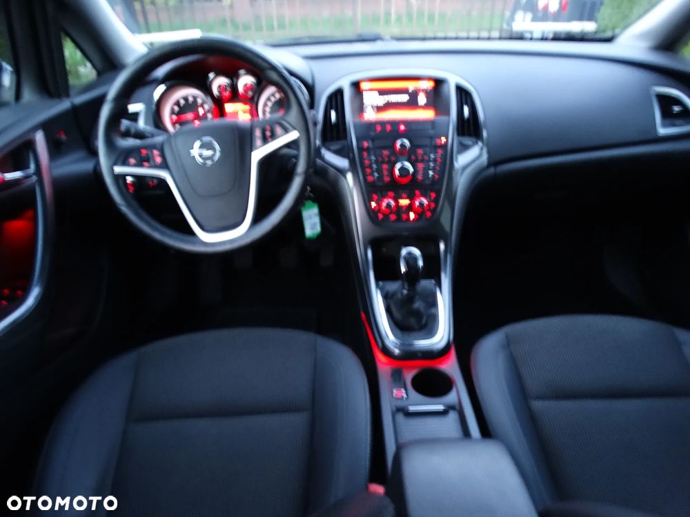 Opel Astra 1.4 Turbo Cosmo - 19