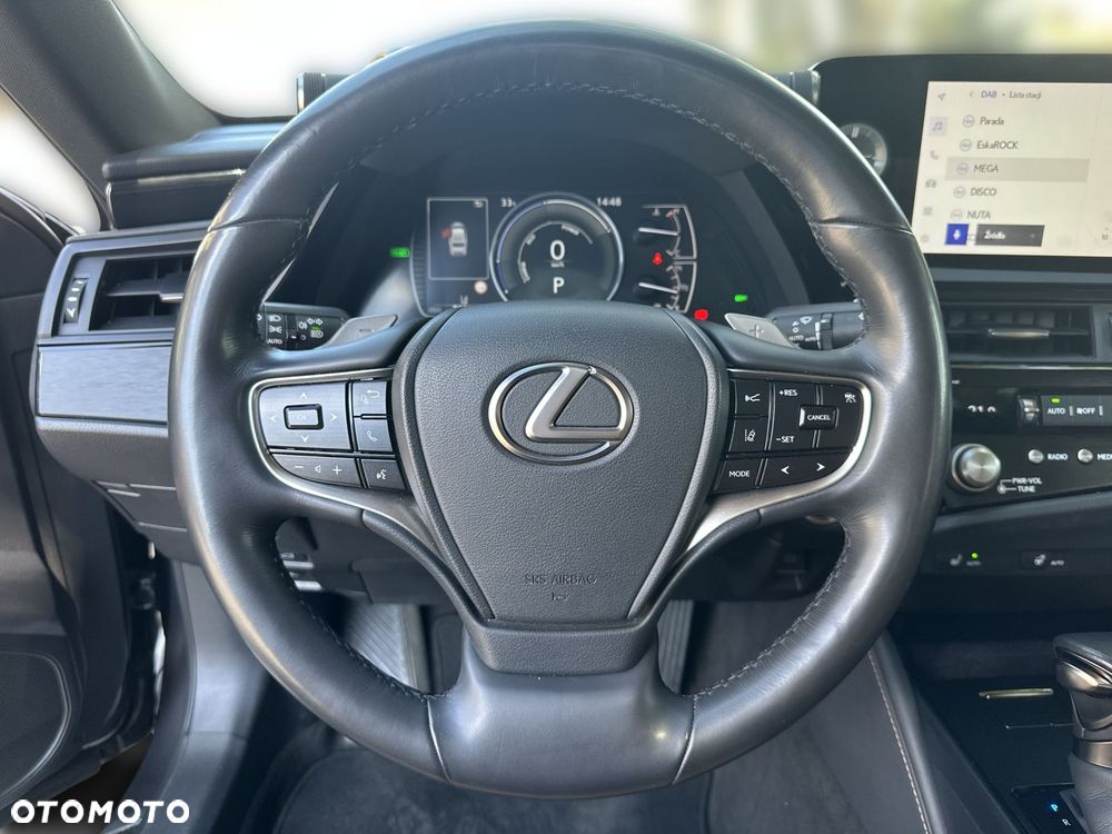 Lexus ES 300h Business Edition - 15