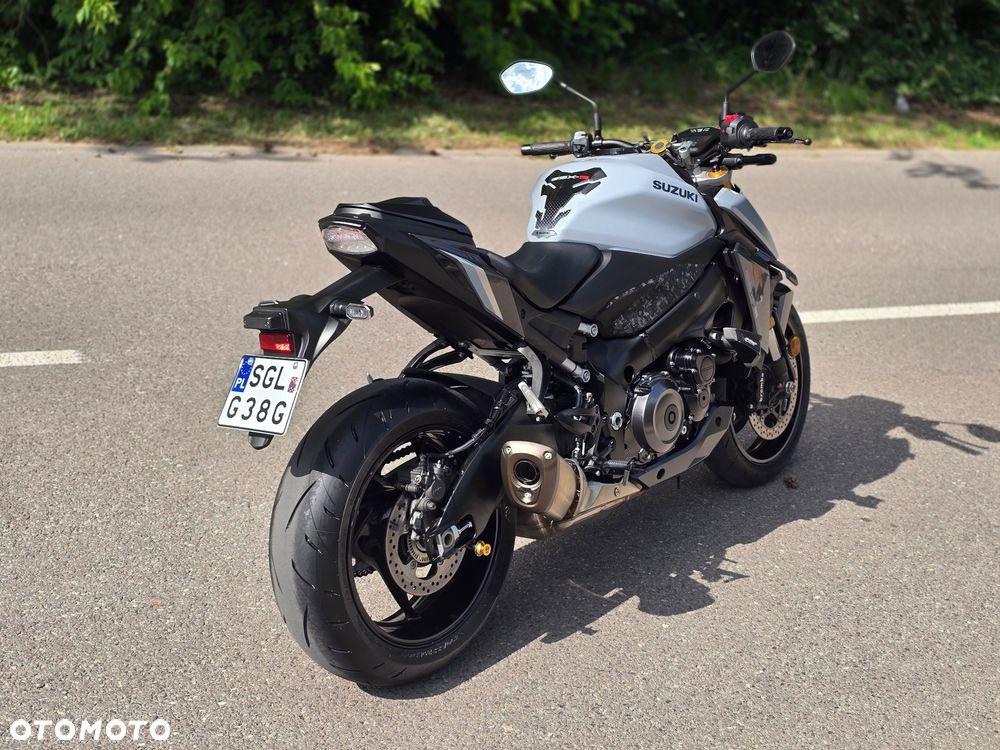 Suzuki GSX 1000 - 27