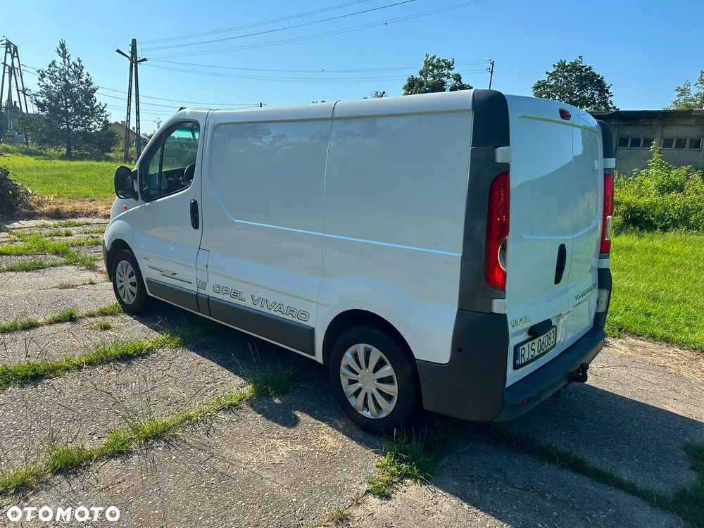 Opel Vivaro 2.5 diesel 145kM 2008 rok, automat, HAK, orginalny przebieg! BEZWYPADKOWY - 18