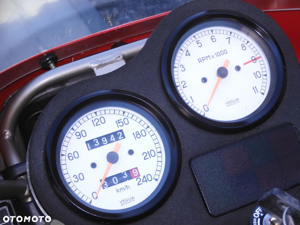 Ducati 750 - 29