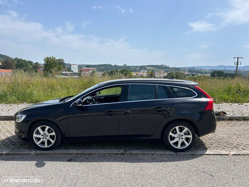 Volvo V60 1.6 D2 Momentum Eco Powershift - 2