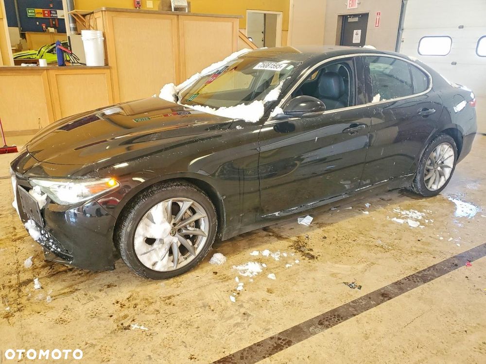 Alfa Romeo Giulia - 5