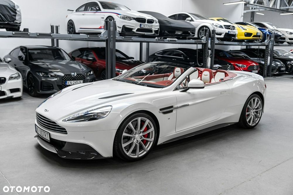 Aston Martin Vanquish - 14