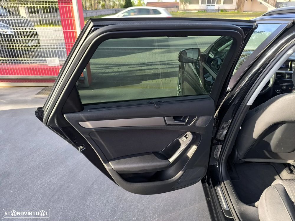 Audi A4 Avant 2.0 TDI - 28