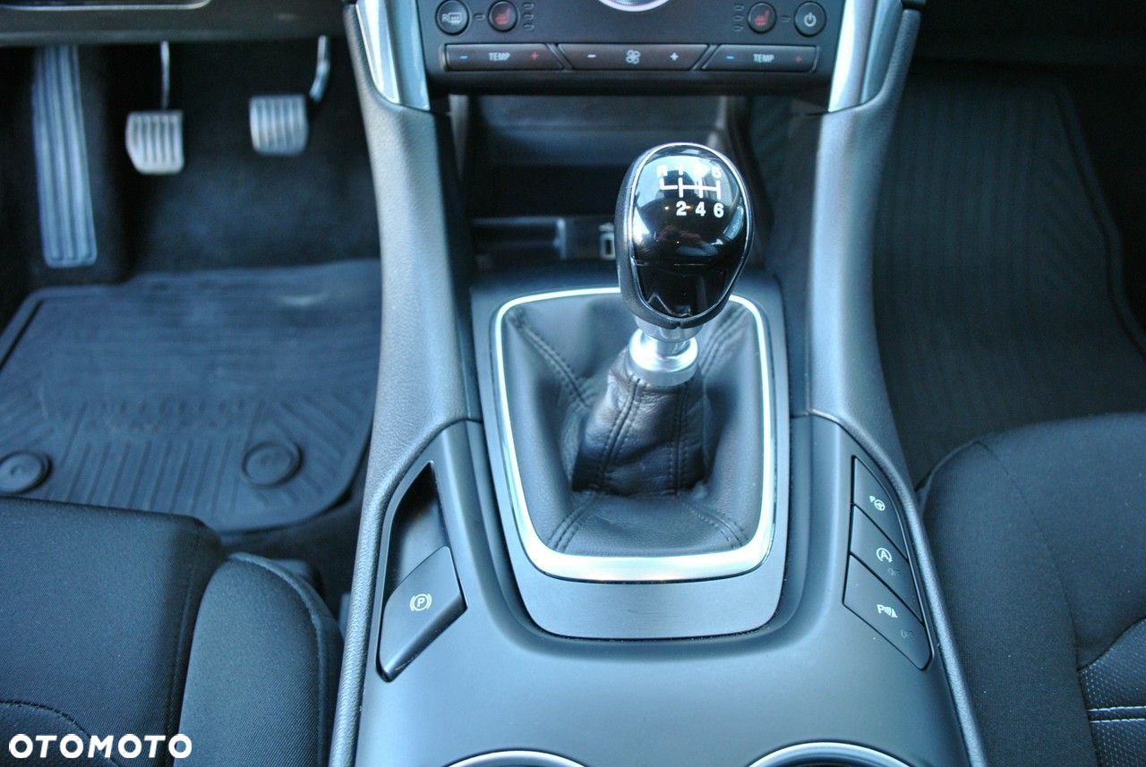 Ford Mondeo 2.0 EcoBlue Titanium - 24