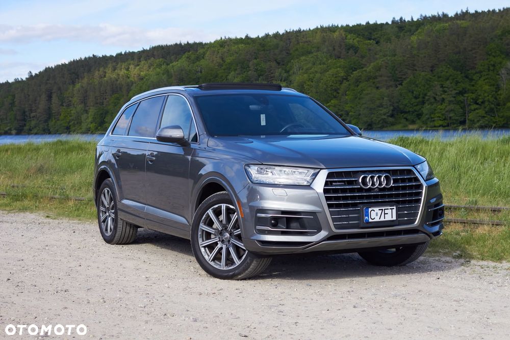 Audi Q7 - 1