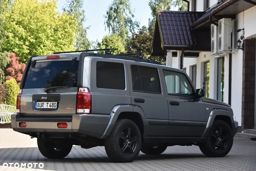 Jeep Commander 4.7 V8 - 9