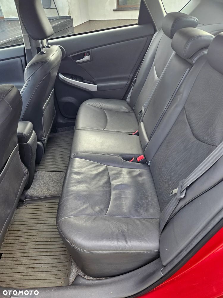 Toyota Prius (Hybrid) Executive - 7