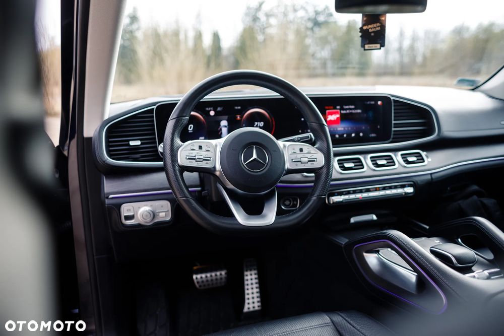 Mercedes-Benz GLS - 12