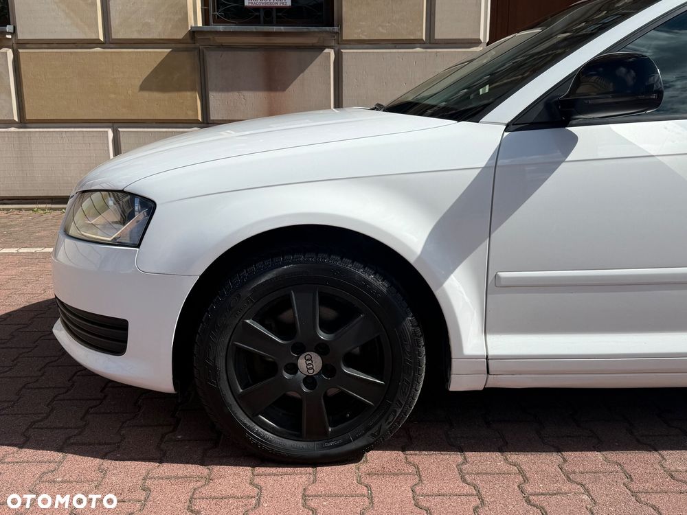 Audi A3 Sportback 1.4 TFSI Ambiente - 18