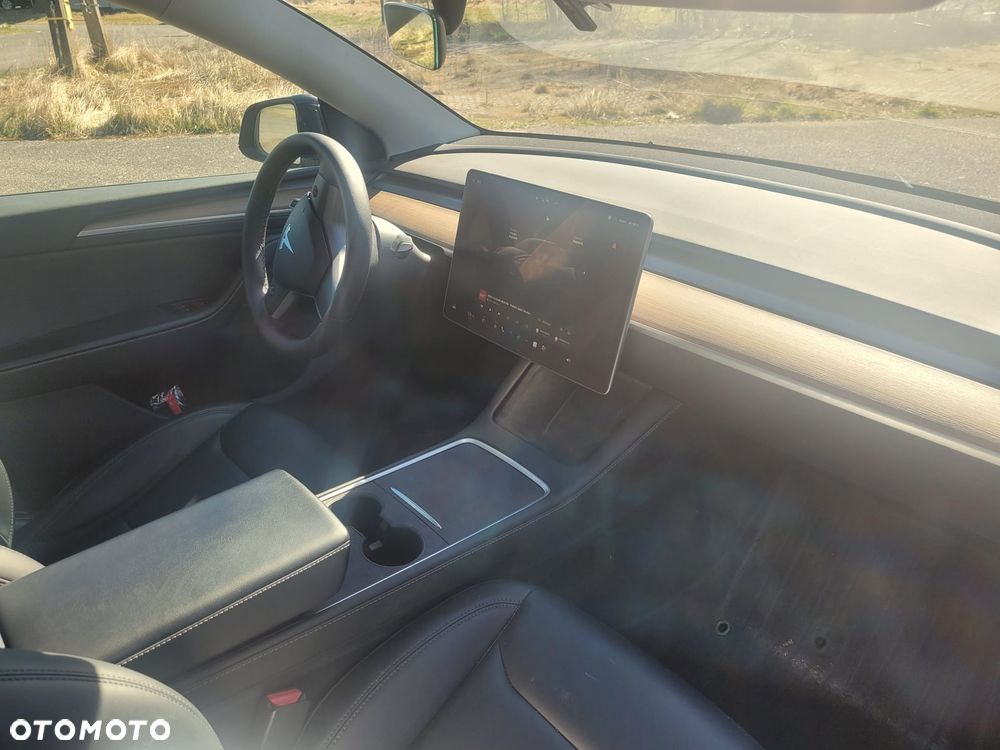 Tesla Y Performance Dual Motor AWD - 3