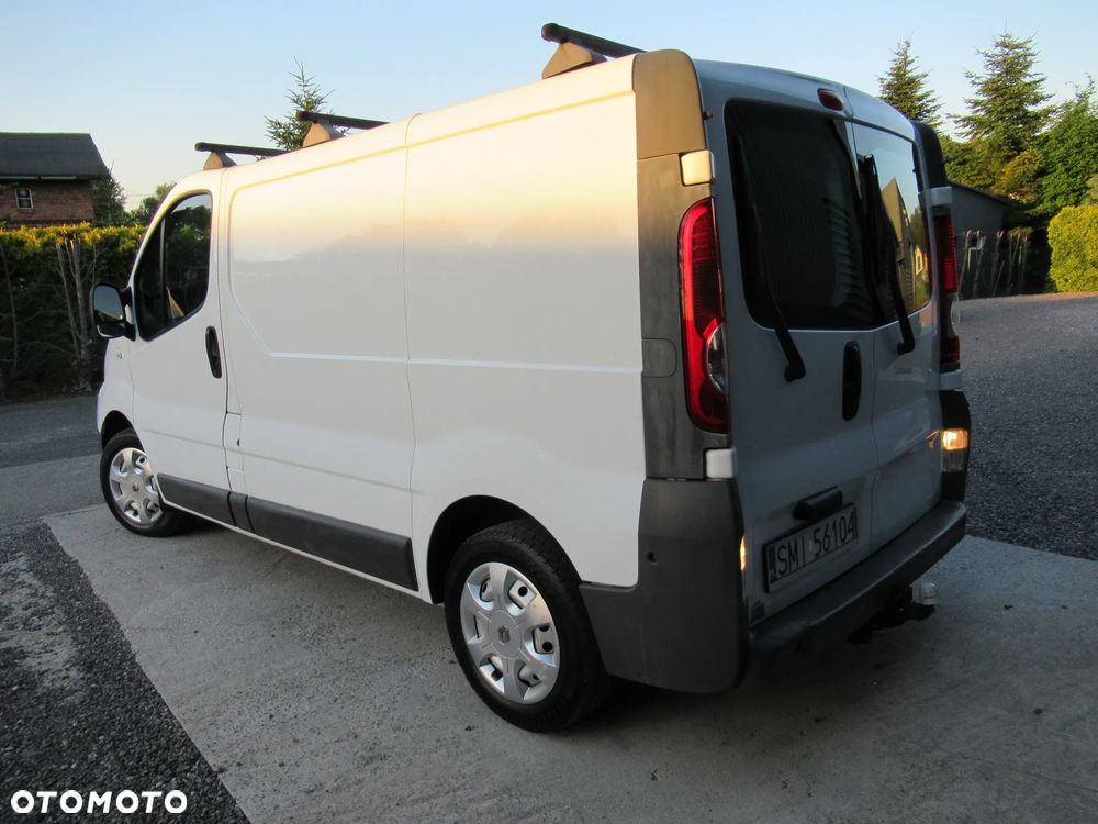 Renault TRAFIC - 2